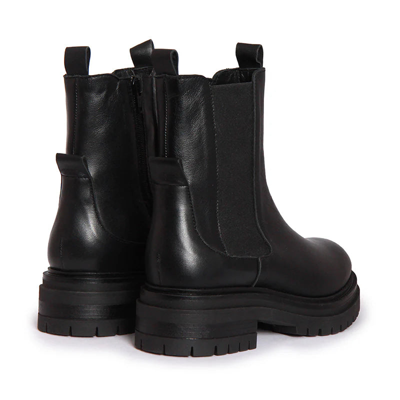 CHELSEA SOFT LEATHER BLACK ANKLE BOOTS
