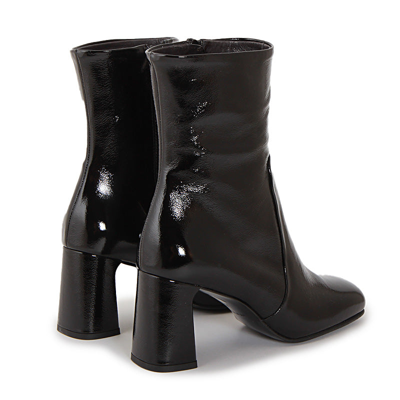 CHIE SOFT SHINY BLACK ANKLE BOOTS