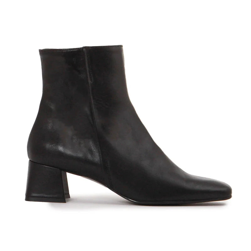 AMARA SOFT BLACK ANKLE BOOTS