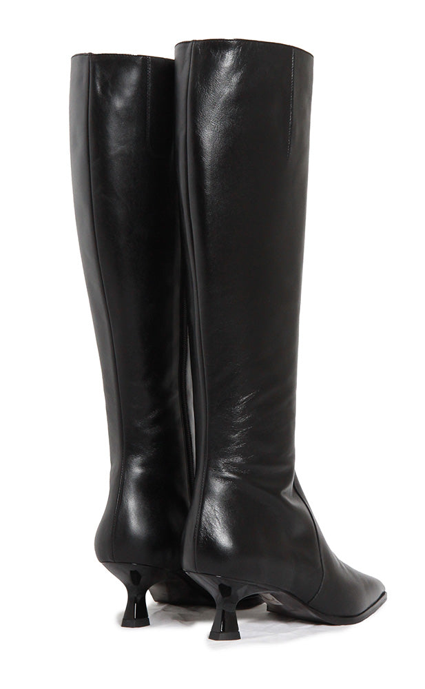 ELINDRA SOFT BLACK BOOTS